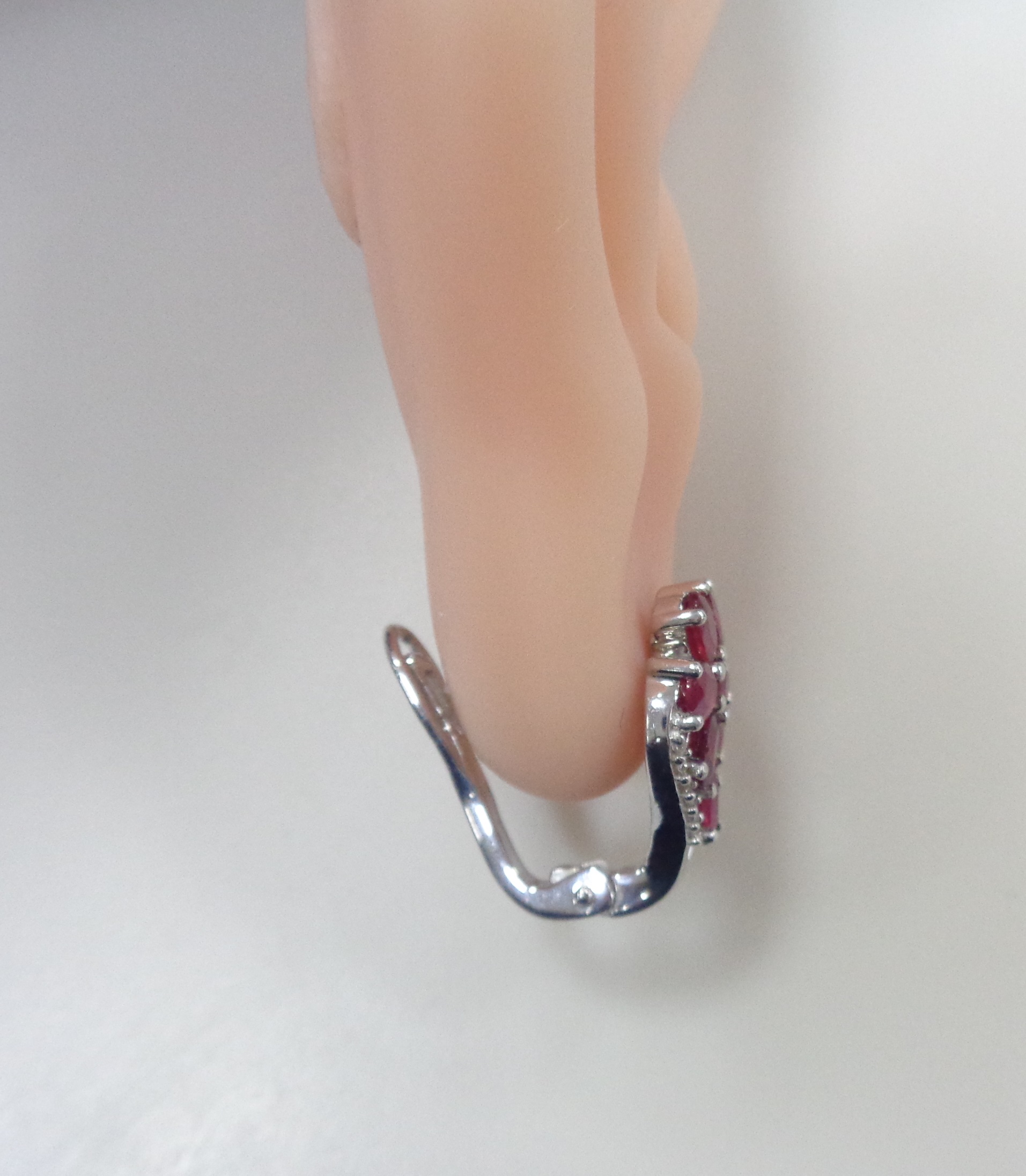 Серебряные серьги с рубинами "Цветы"